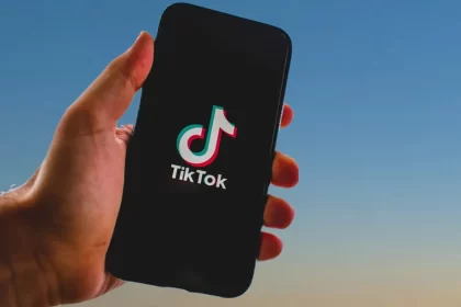 TikTok reduz equipe de publicidade e vendas e segue tendência de demissões no setor de tecnologia