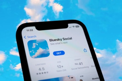 Bluesky: o novo competidor do Twitter conquista quase 1 milhão de usuários em seu primeiro dia