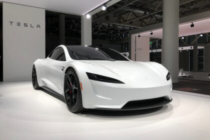Tesla vai lançar de seu primeiro carro autônomo em agosto, revela Elon Musk