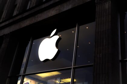 Apple anuncia demissão de mais de 700 funcionários nos EUA
